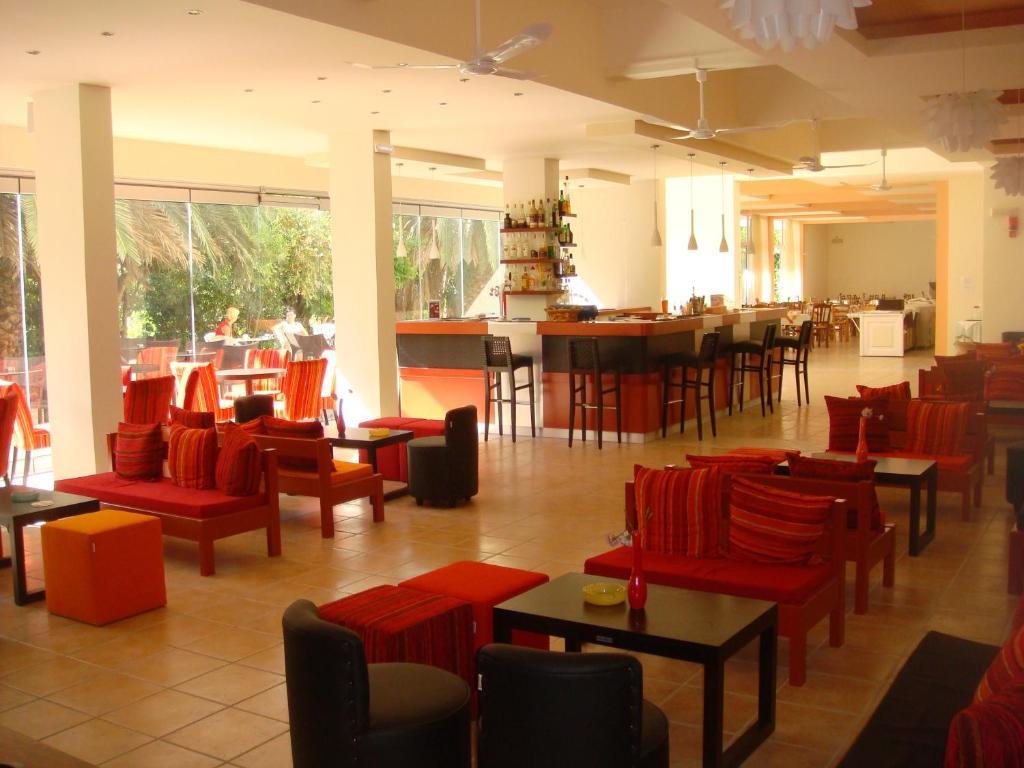 Ipsos Beach Hotel Buitenkant foto
