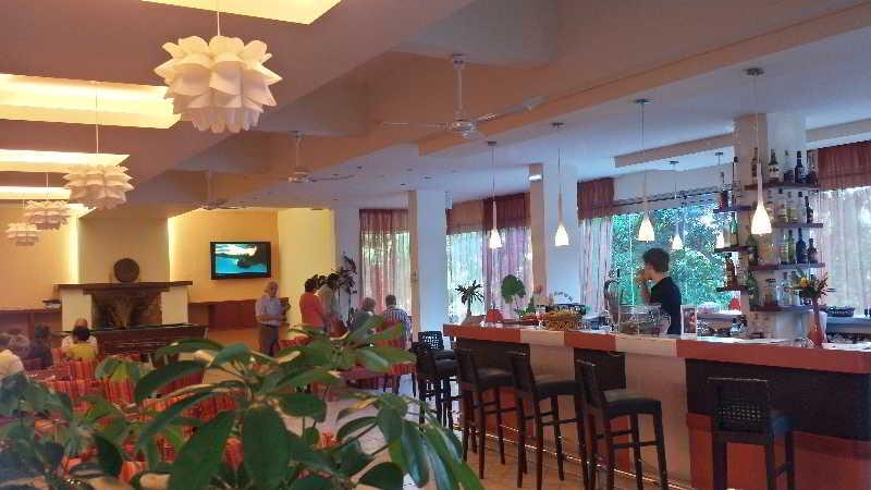 Ipsos Beach Hotel Buitenkant foto