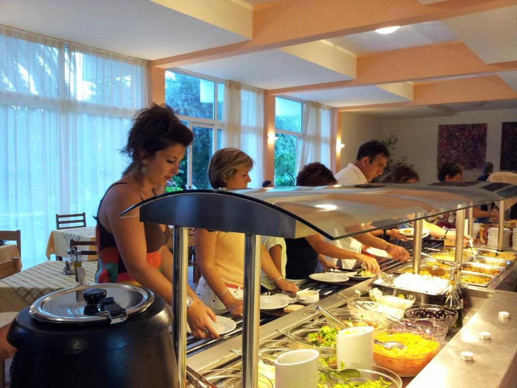 Ipsos Beach Hotel Buitenkant foto