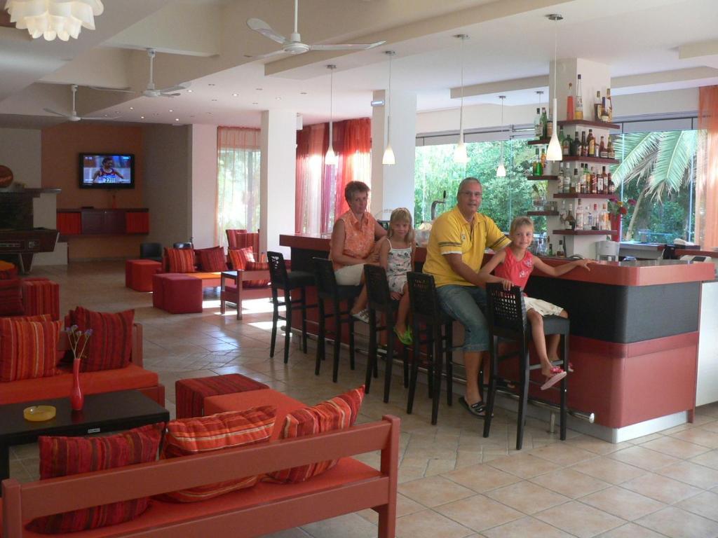 Ipsos Beach Hotel Buitenkant foto