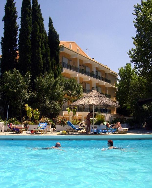 Ipsos Beach Hotel Buitenkant foto