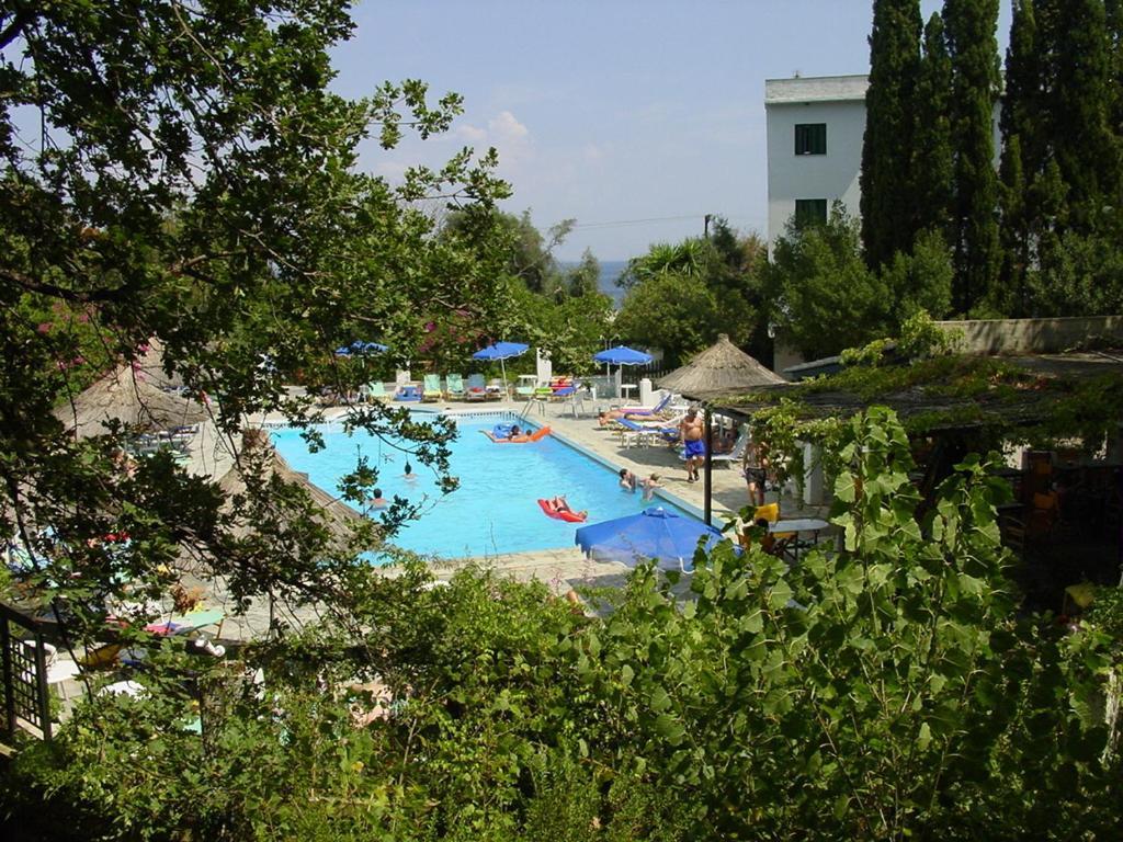 Ipsos Beach Hotel Buitenkant foto