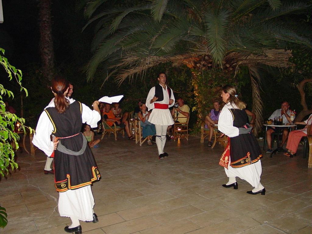 Ipsos Beach Hotel Buitenkant foto