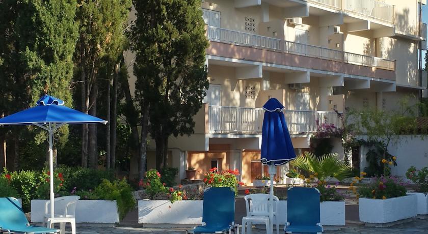 Ipsos Beach Hotel Buitenkant foto